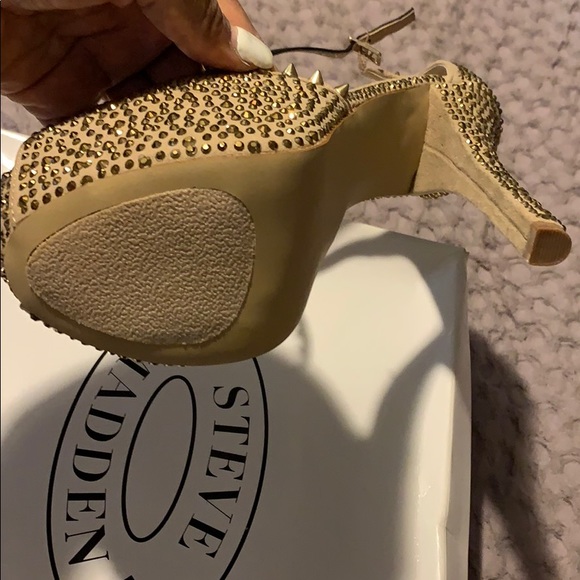 Heels - Picture 5 of 5